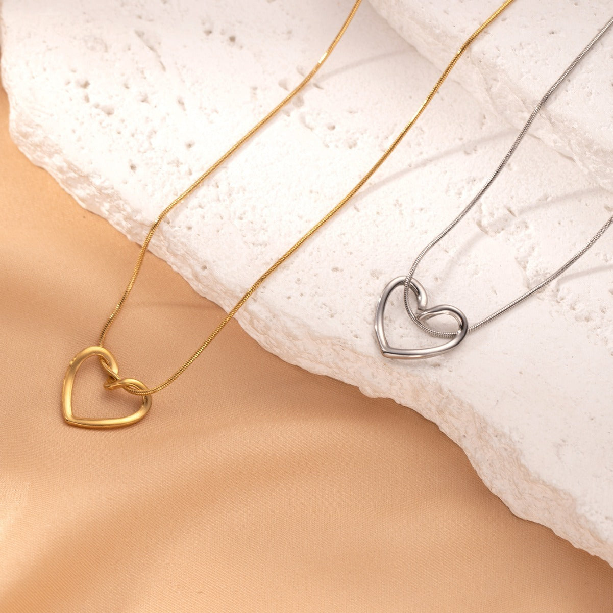 Twist Hollow Heart Pendant Necklace For Women